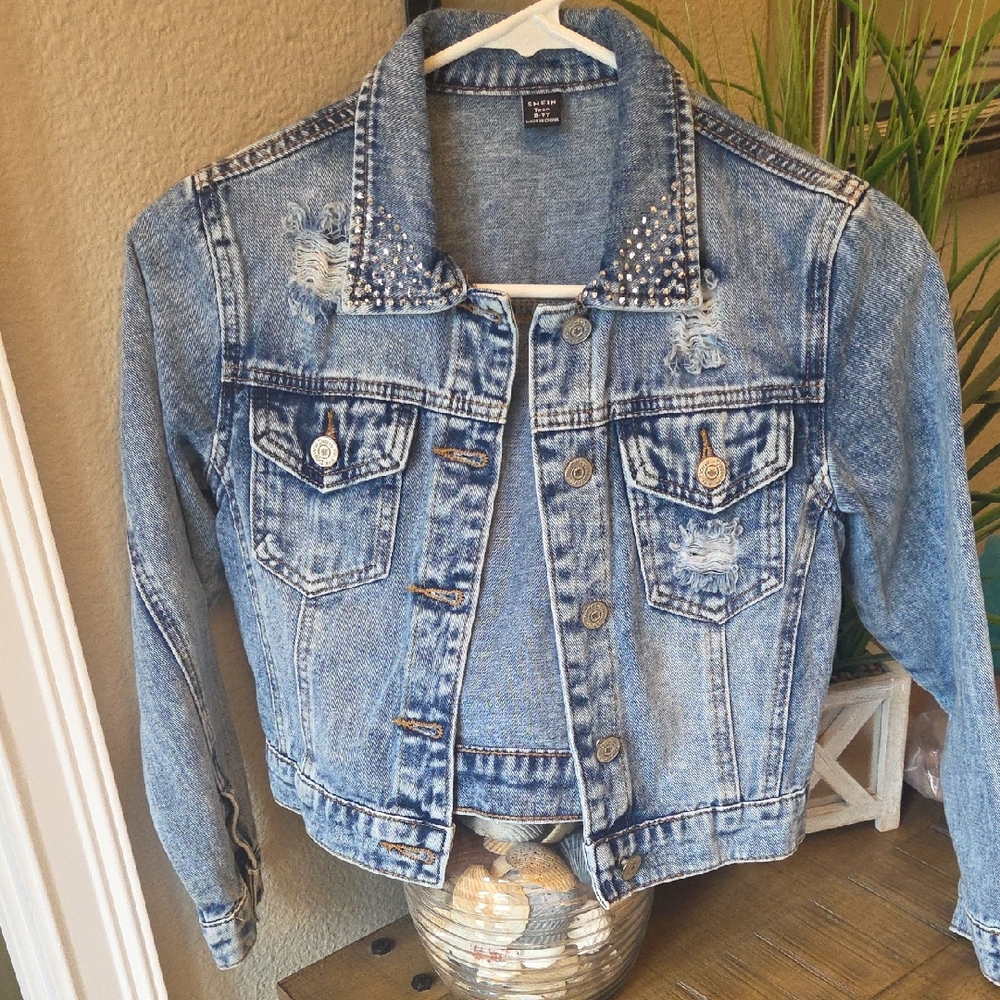 SHEIN Blue Jean Jacket Classic Denim Style